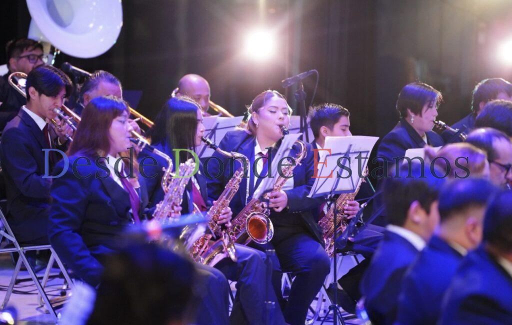 Disfrutan neoladerenses danza y música de la Gala de Invierno