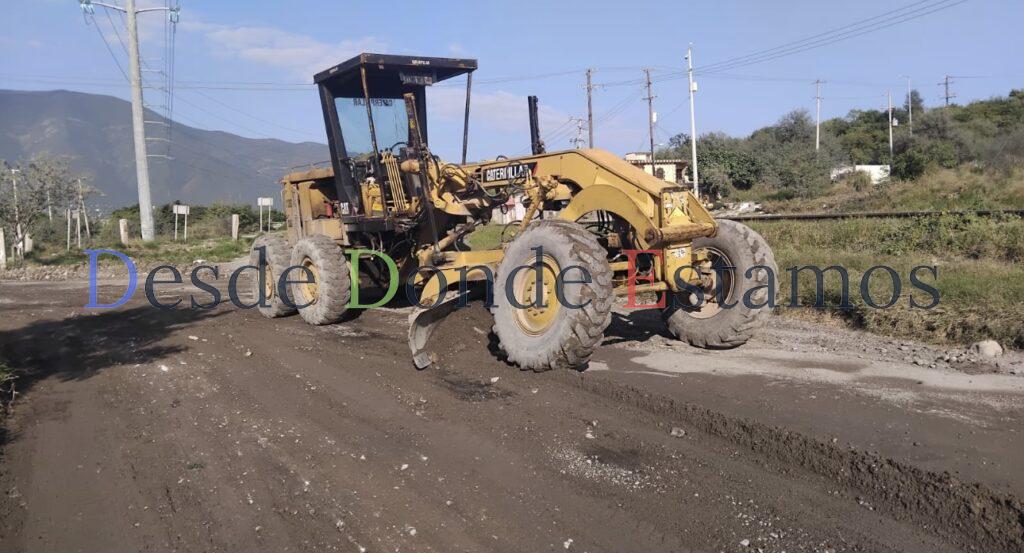Mejora Municipio movilidad en calles de colonias y caminos ejidales