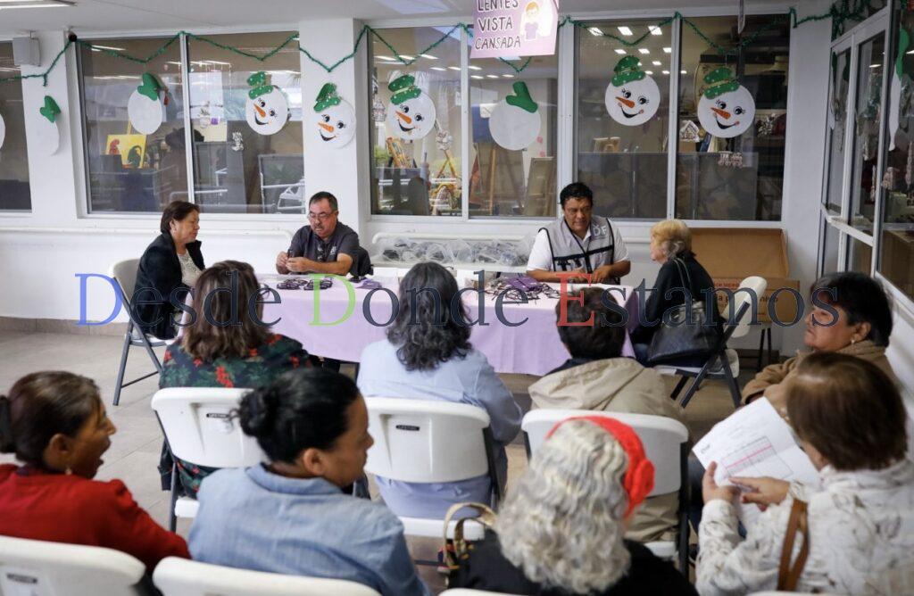 Fortalece DIF atención a personas adultas mayores con brigadas de salud