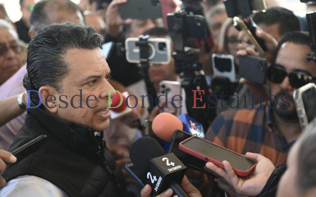 Felicita Lalo Gattás a periodistas en su día