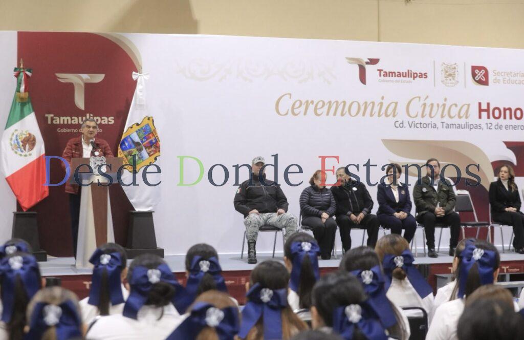 Reconoce Américo importancia de maestros en formación de sociedad más humana