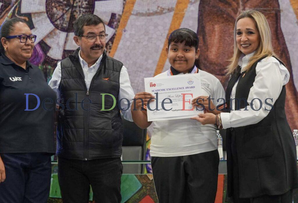 Entrega la UAT reconocimientos a estudiantes del CeINA