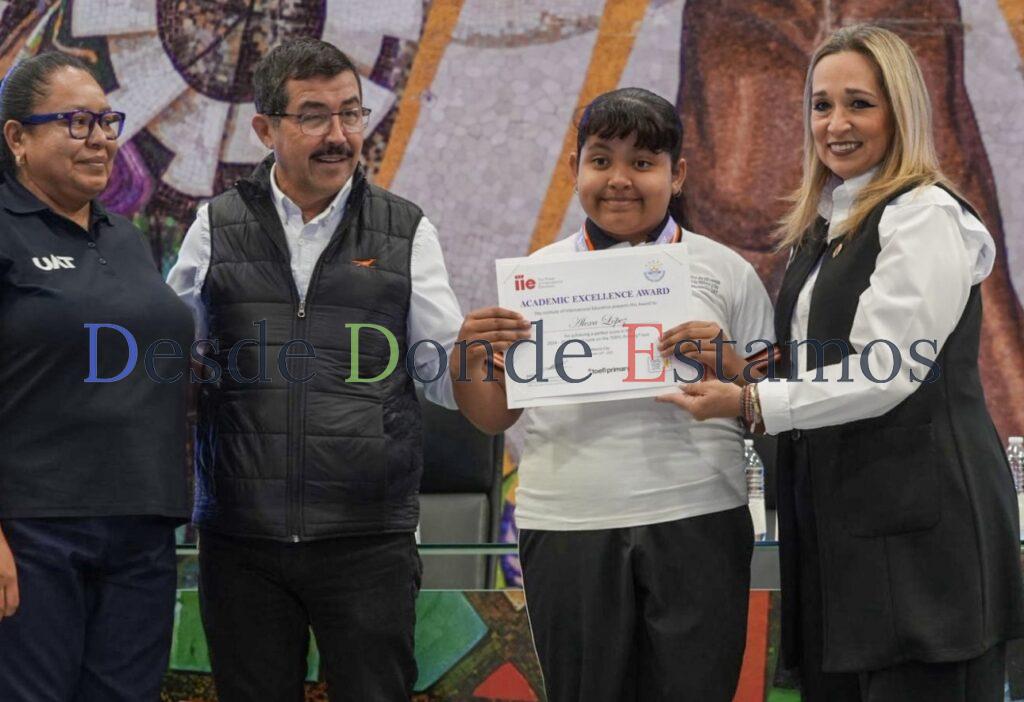 Entrega la UAT reconocimientos a estudiantes del CeINA