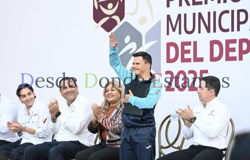 Premian a deportistas destacados de Victoria