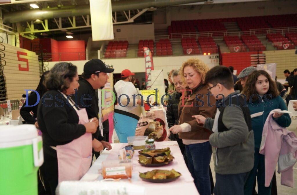Cientos de neoladerenses celebran la tradición de El Tamal FEST