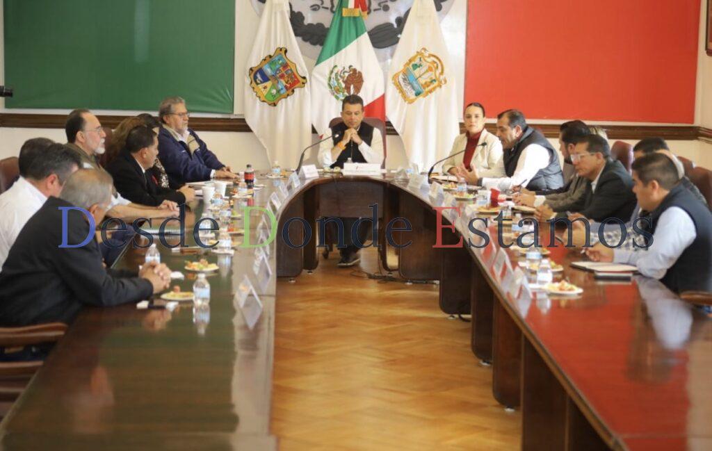 Reúne Lalo Gattás a líderes empresariales en mesa económica