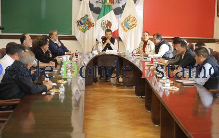 Reúne Lalo Gattás a líderes empresariales en mesa económica