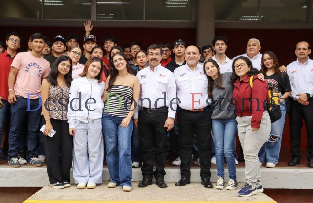 Fomenta el rector Dámaso Anaya talento e innovación en la FADU