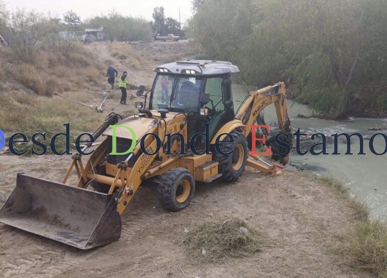 Limpian arroyo en la Francisco Villa