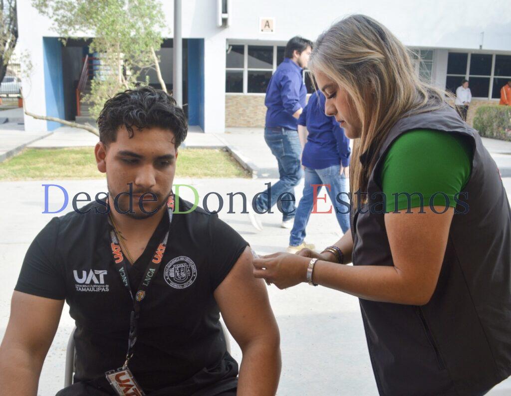 Colabora la UAT con el Sector Salud en jornadas de vacunación