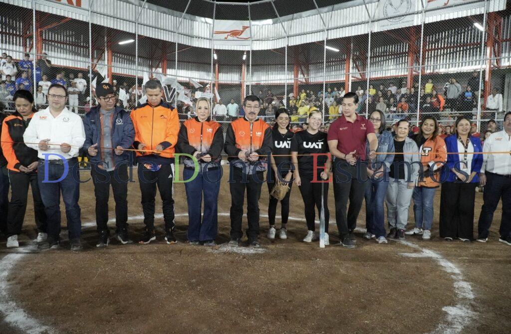 Inaugura rector Dámaso Anaya el Parque Universitario de Softbol de la UAT