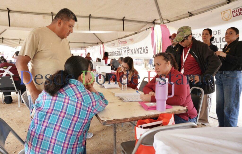 Vecinos de Valles del Paraíso reciben atención directa con programa “Presidencia cerquita de ti”
