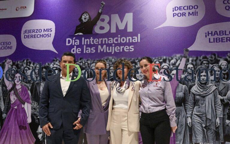 Asisten Lucy y Lalo a ciclo de conferencias en conmemoración del M8