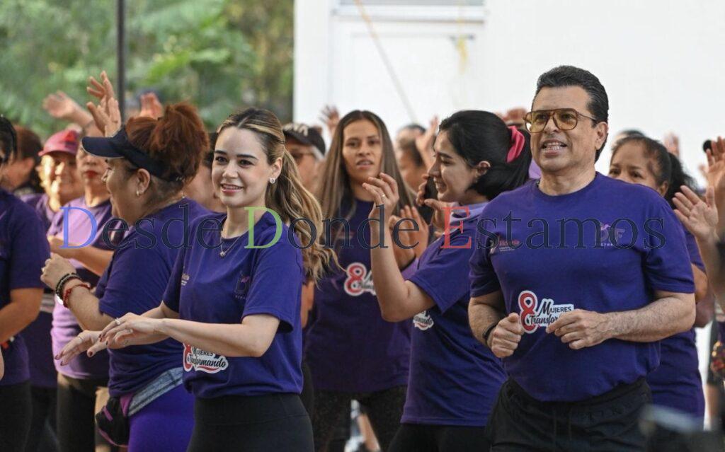Con energía y entusiasmo participan Lalo y Lucy en Zumbaton con Causa