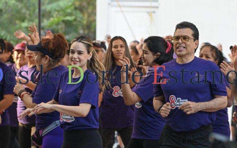 Con energía y entusiasmo participan Lalo y Lucy en Zumbaton con Causa