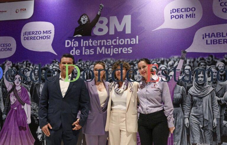 Asiste Lucy y Lalo a ciclo de conferencias en conmemoración del M8