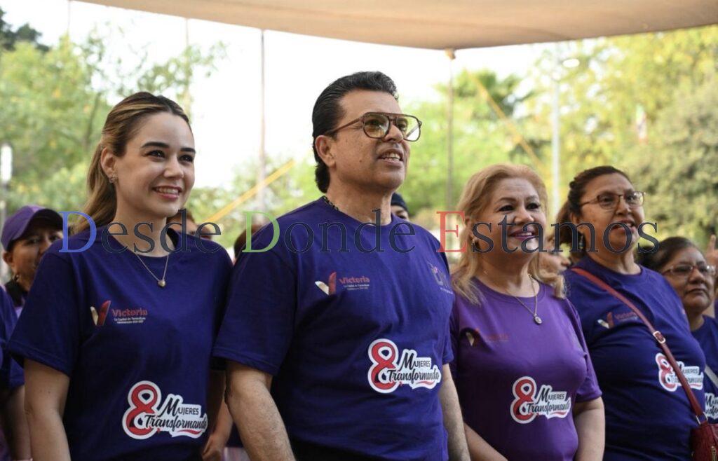 Con energía y entusiasmo participan Lalo y Lucy en Zumbaton con Causa