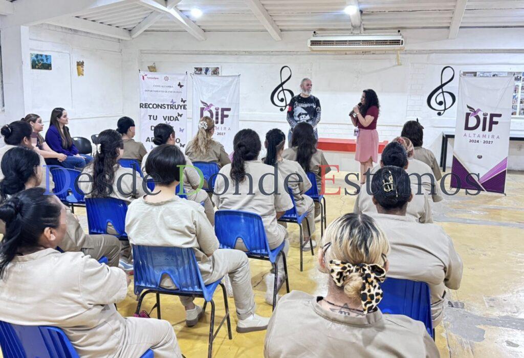 Reciben mujeres privadas de la libertad conferencia “Reconstruye tu vida desde adentro”