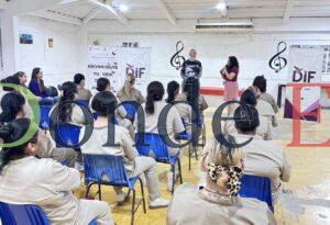 Reciben mujeres privadas de la libertad conferencia “Reconstruye tu vida desde adentro”