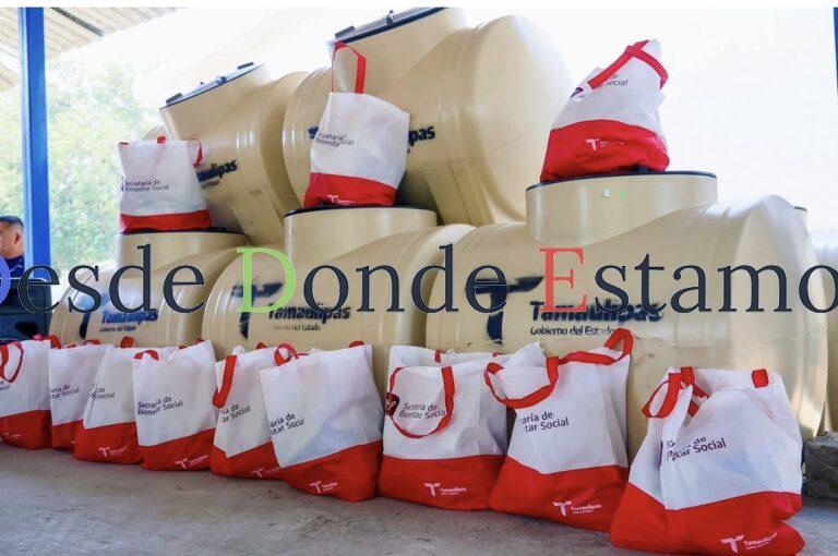 Entrega SEBIEN estufas y tinacos en Xicoténcatl