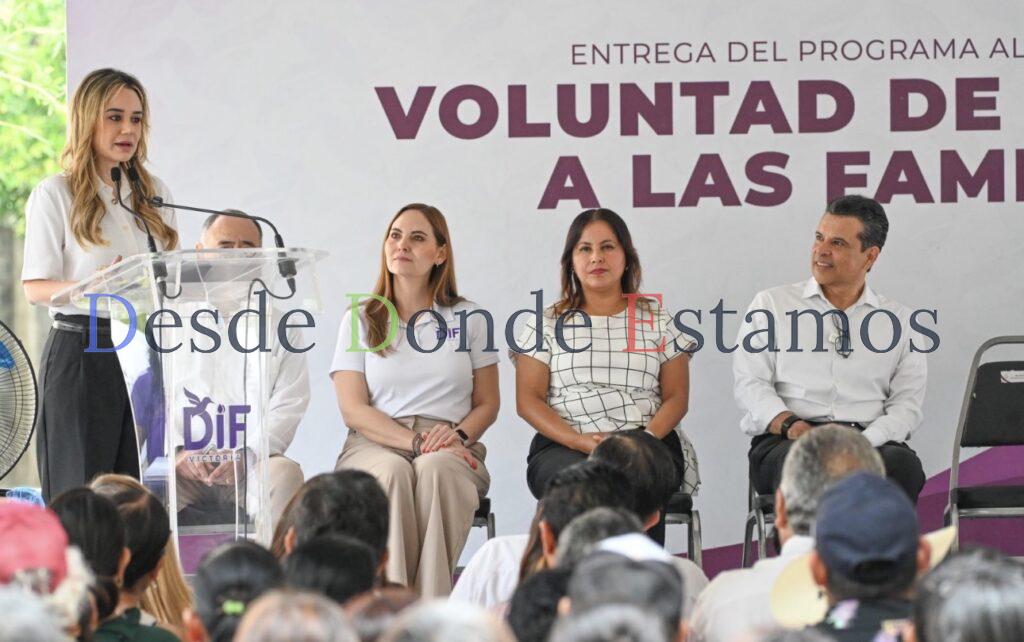 Entregan Lucy y Lalo 3 mil insumos alimentarios