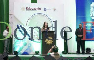 Reitera Carmen Lilia compromiso con la juventud y la educación